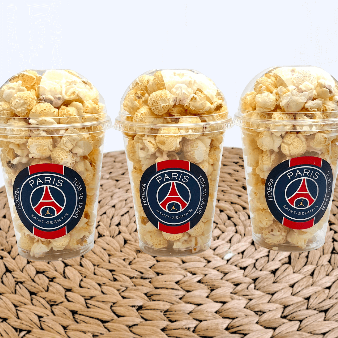 Gevulde snoepbeker met naam - keuze uit populaire thema's voor kindertraktatie